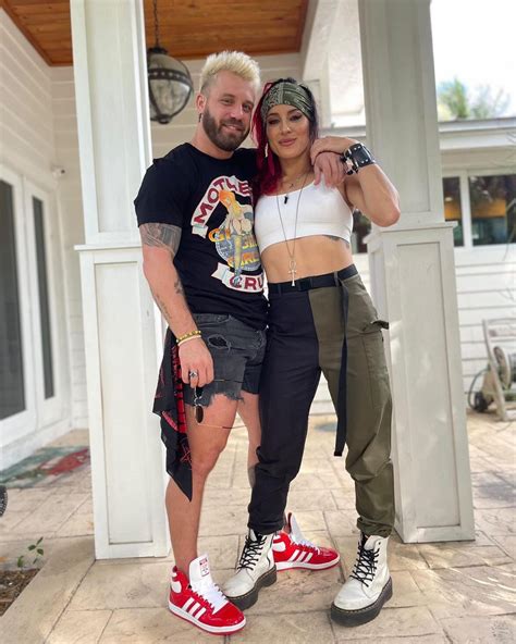 are paulie and cara still together|Are Paulie Calafiore, Cara Maria Of The Challenge。